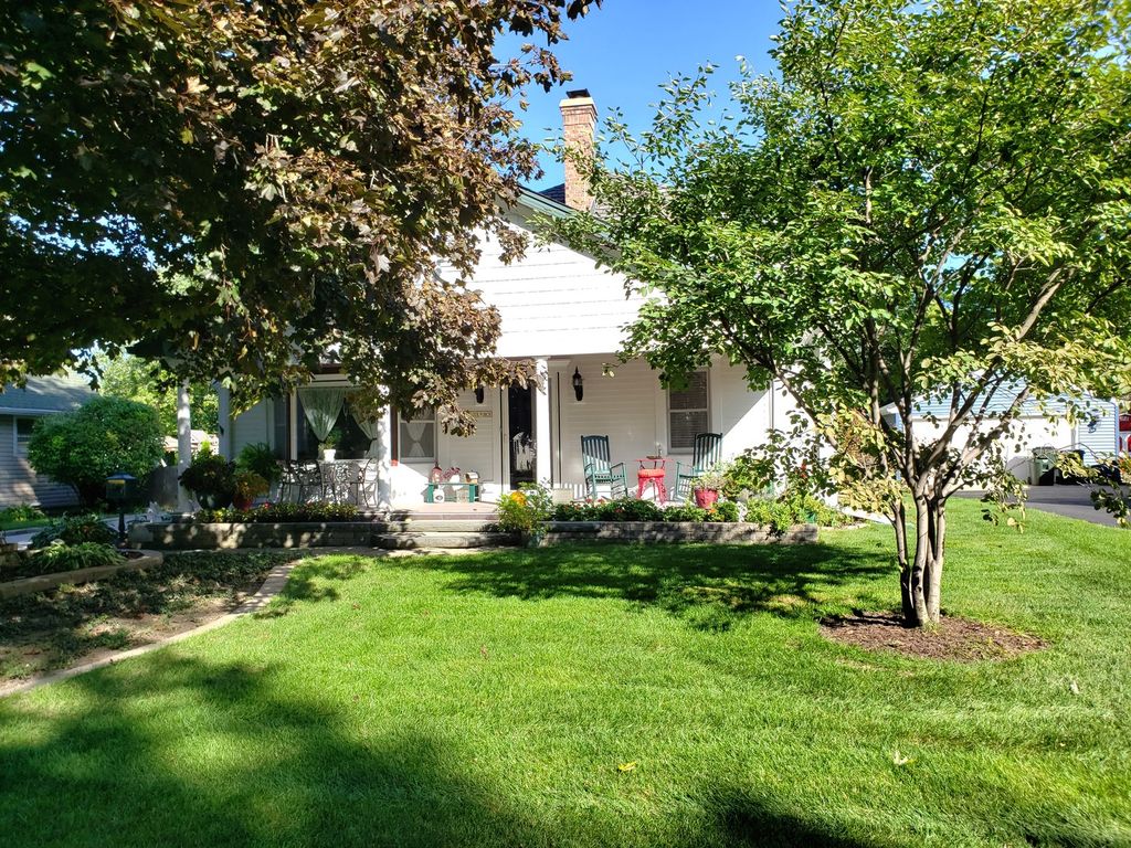 145 S HICKORY Street, Palatine, IL 60067