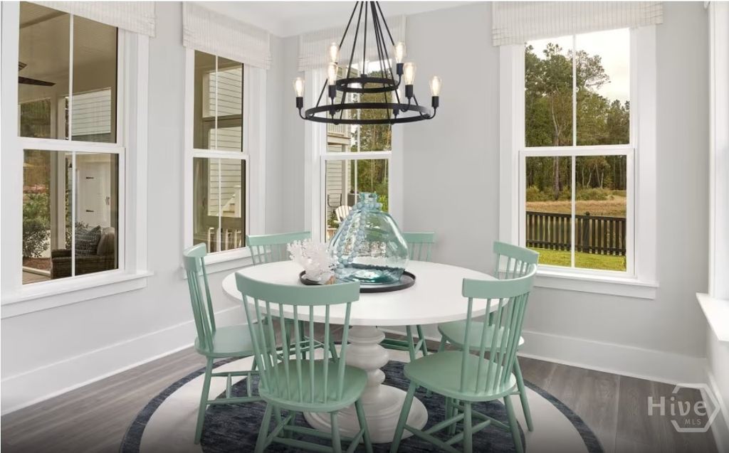 Image 14 of property listing at 1095 Heartwood Avenue, Richmond Hill, GA 31324