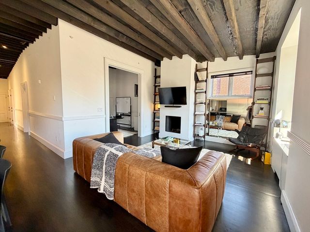 177 Commonwealth Ave 11, Boston, MA 02116