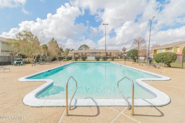 200 Lodge Drive 806, Lafayette, LA 70506