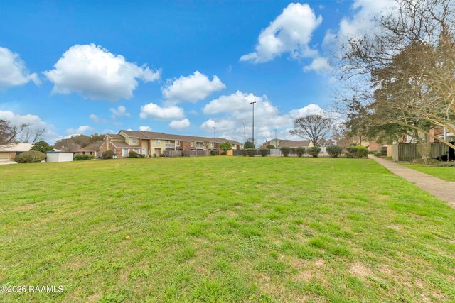 200 Lodge Drive 806, Lafayette, LA 70506
