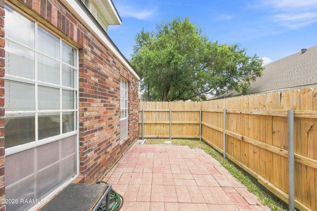 200 Lodge Drive 806, Lafayette, LA 70506