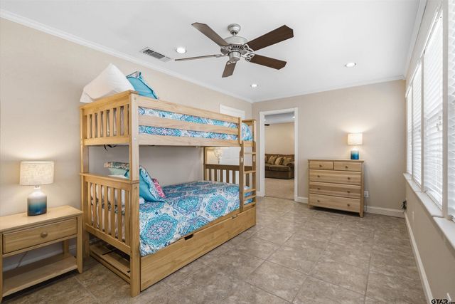 327 Peaceful Woods Trail, Holly Lake Ranch, TX 75765