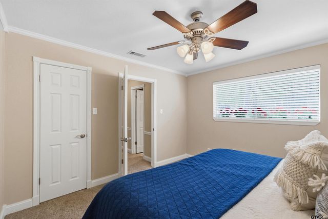 327 Peaceful Woods Trail, Holly Lake Ranch, TX 75765