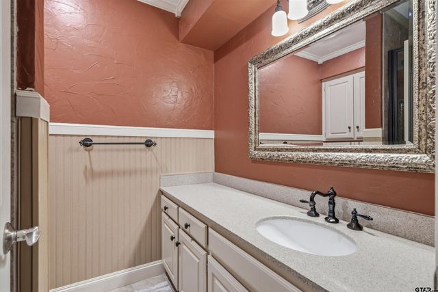 327 Peaceful Woods Trail, Holly Lake Ranch, TX 75765