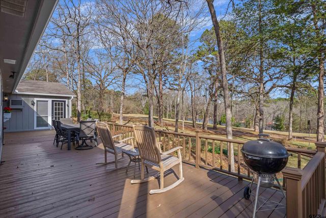 327 Peaceful Woods Trail, Holly Lake Ranch, TX 75765