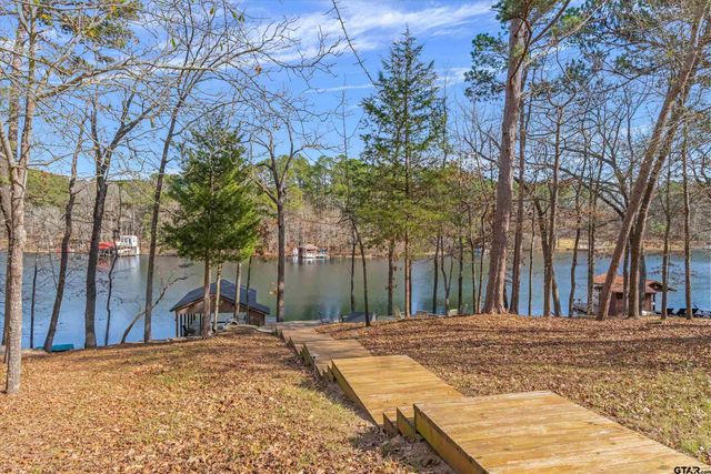 327 Peaceful Woods Trail, Holly Lake Ranch, TX 75765