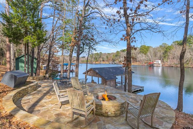 327 Peaceful Woods Trail, Holly Lake Ranch, TX 75765