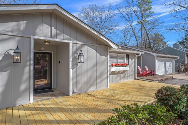 327 Peaceful Woods Trail, Holly Lake Ranch, TX 75765