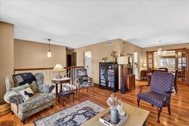 1910 La Sierra Way, Madison, WI 53716
