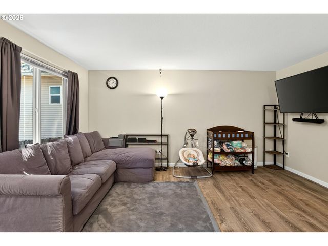 35365 OAKWOOD Dr, St Helens, OR 97051