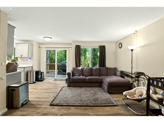 35365 OAKWOOD Dr, St Helens, OR 97051