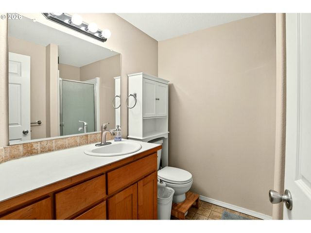 35365 OAKWOOD Dr, St Helens, OR 97051