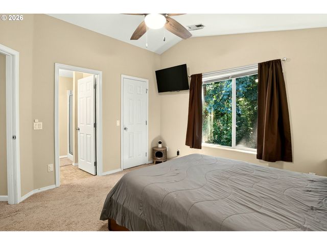 35365 OAKWOOD Dr, St Helens, OR 97051