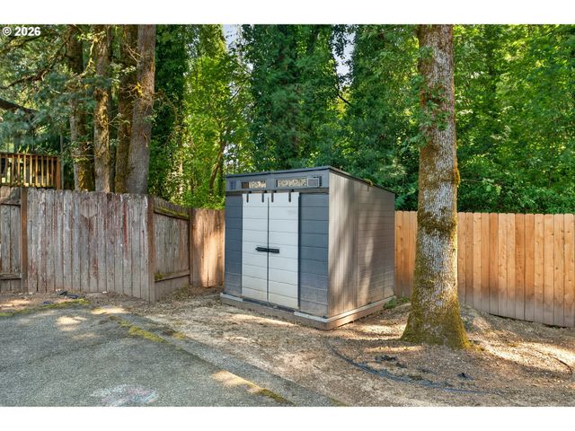 35365 OAKWOOD Dr, St Helens, OR 97051