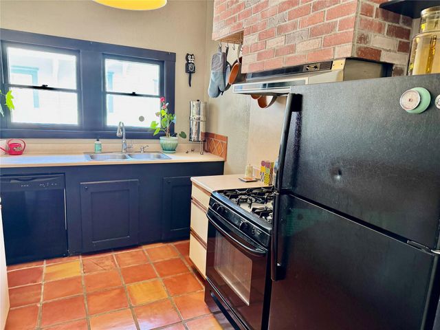 2608 Hopkins Street, Houston, TX 77006