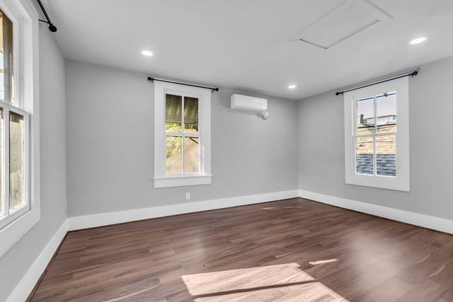 2608 Hopkins Street, Houston, TX 77006