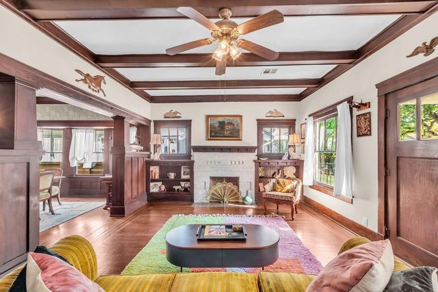 2608 Hopkins Street, Houston, TX 77006