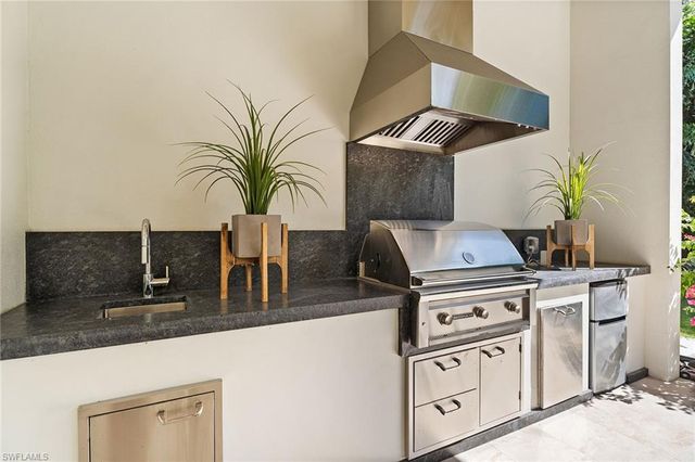 720 Orchid DR, Naples, FL 34102