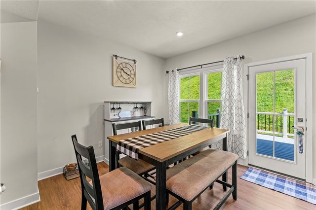 702 GREENWOOD DR, North Strabane, PA 15317