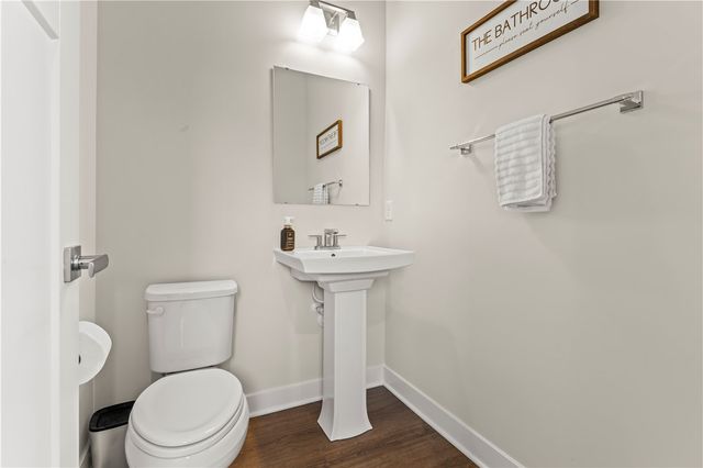 702 GREENWOOD DR, North Strabane, PA 15317