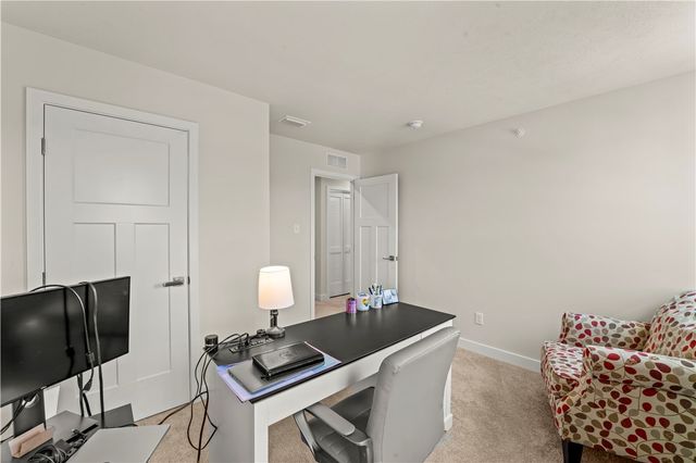 702 GREENWOOD DR, North Strabane, PA 15317