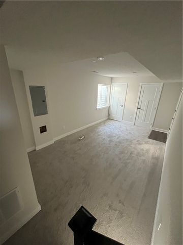 702 GREENWOOD DR, North Strabane, PA 15317