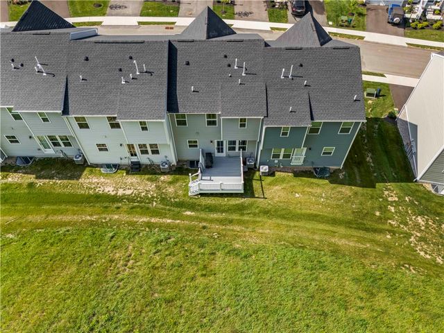 702 GREENWOOD DR, North Strabane, PA 15317