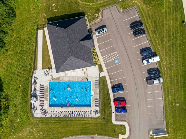 702 GREENWOOD DR, North Strabane, PA 15317