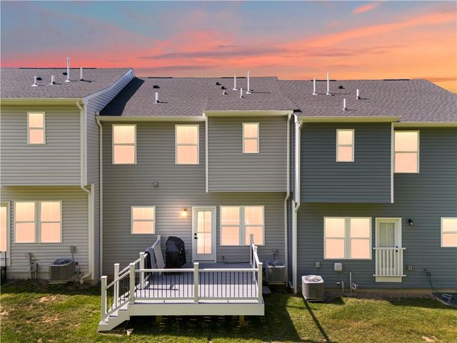 702 GREENWOOD DR, North Strabane, PA 15317