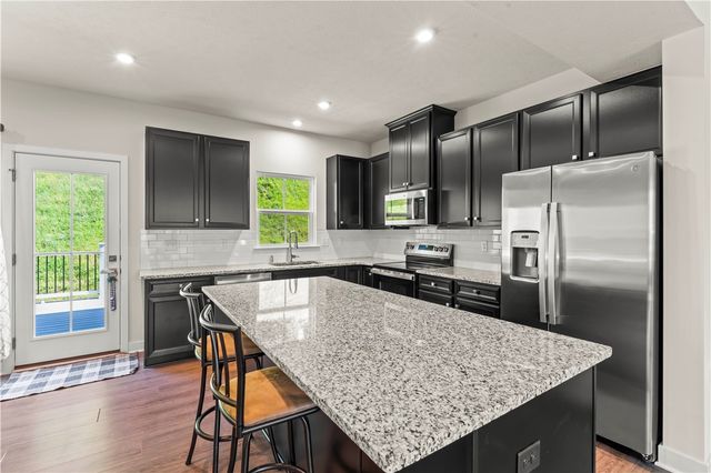 702 GREENWOOD DR, North Strabane, PA 15317