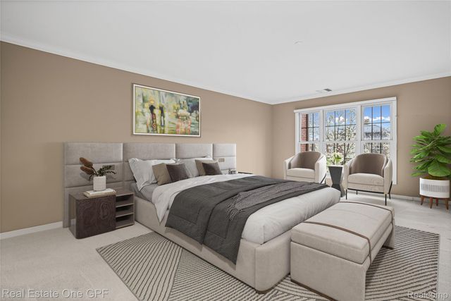 12 Pointe Park Place, Grosse Pointe Park, MI 48230