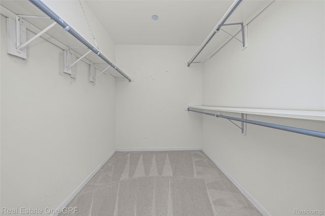 12 Pointe Park Place, Grosse Pointe Park, MI 48230