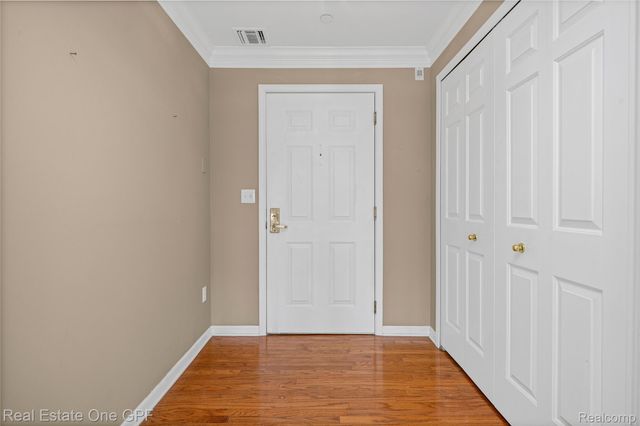 12 Pointe Park Place, Grosse Pointe Park, MI 48230