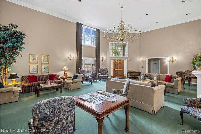 12 Pointe Park Place, Grosse Pointe Park, MI 48230