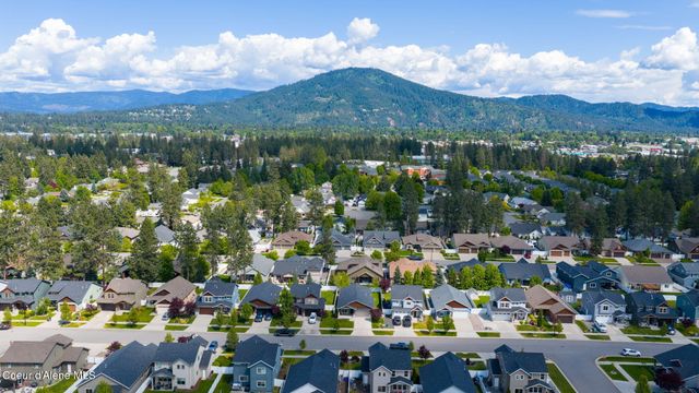 6644 N Idlewood DR, Coeur D'alene, ID 83815