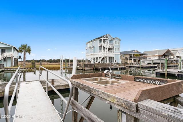 127 Starfish Drive, Supply, NC 28462