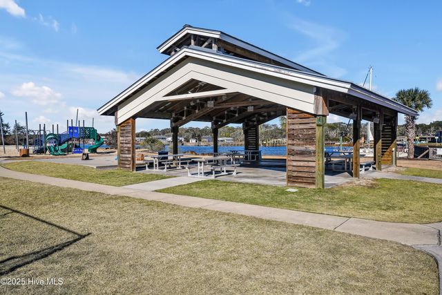 127 Starfish Drive, Supply, NC 28462