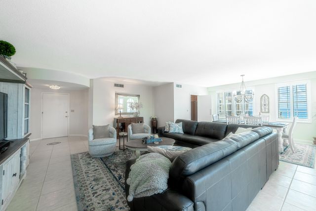 3475 S Ocean Boulevard 508, Palm Beach, FL 33480