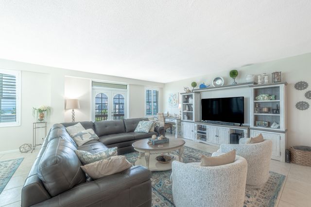 3475 S Ocean Boulevard 508, Palm Beach, FL 33480