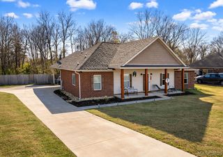 200 Jennifer Lane, Deatsville, AL 36022