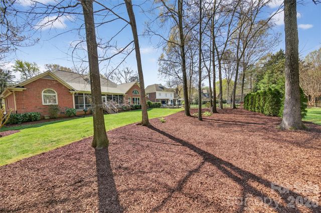 12800 Darby Chase Drive, Charlotte, NC 28277