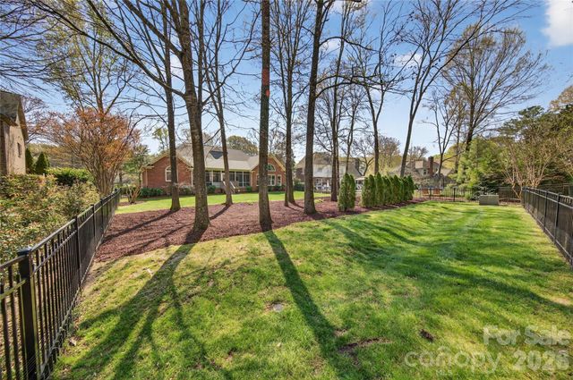 12800 Darby Chase Drive, Charlotte, NC 28277