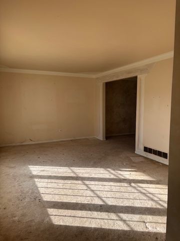 1134 Jamestown Court, Schaumburg, IL 60193