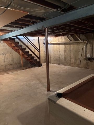 1134 Jamestown Court, Schaumburg, IL 60193