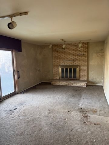 1134 Jamestown Court, Schaumburg, IL 60193