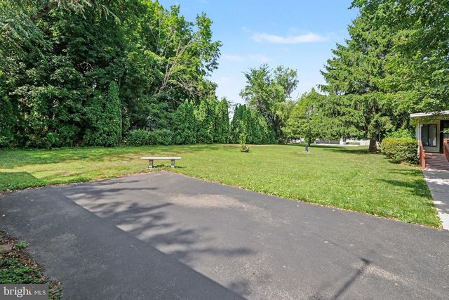 2015 E PENNSYLVANIA AVE, Lebanon, PA 17042
