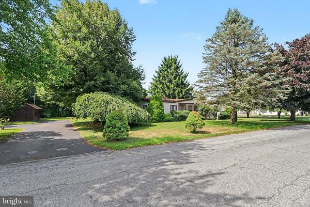 2015 E PENNSYLVANIA AVE, Lebanon, PA 17042