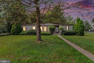 2015 E PENNSYLVANIA AVE, Lebanon, PA 17042