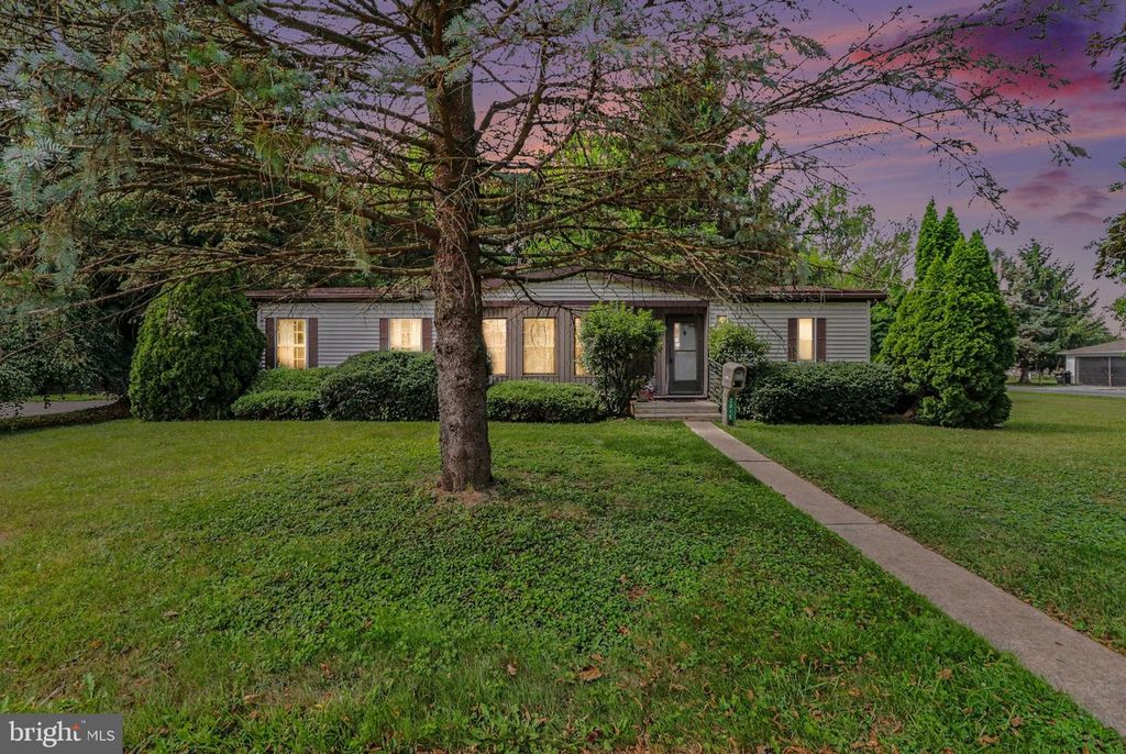 2015 E PENNSYLVANIA AVE, Lebanon, PA 17042